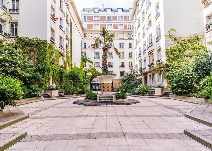 Elegant Saint-dominique * Paris