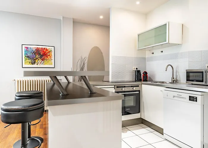 Elegant Saint-dominique * Paris